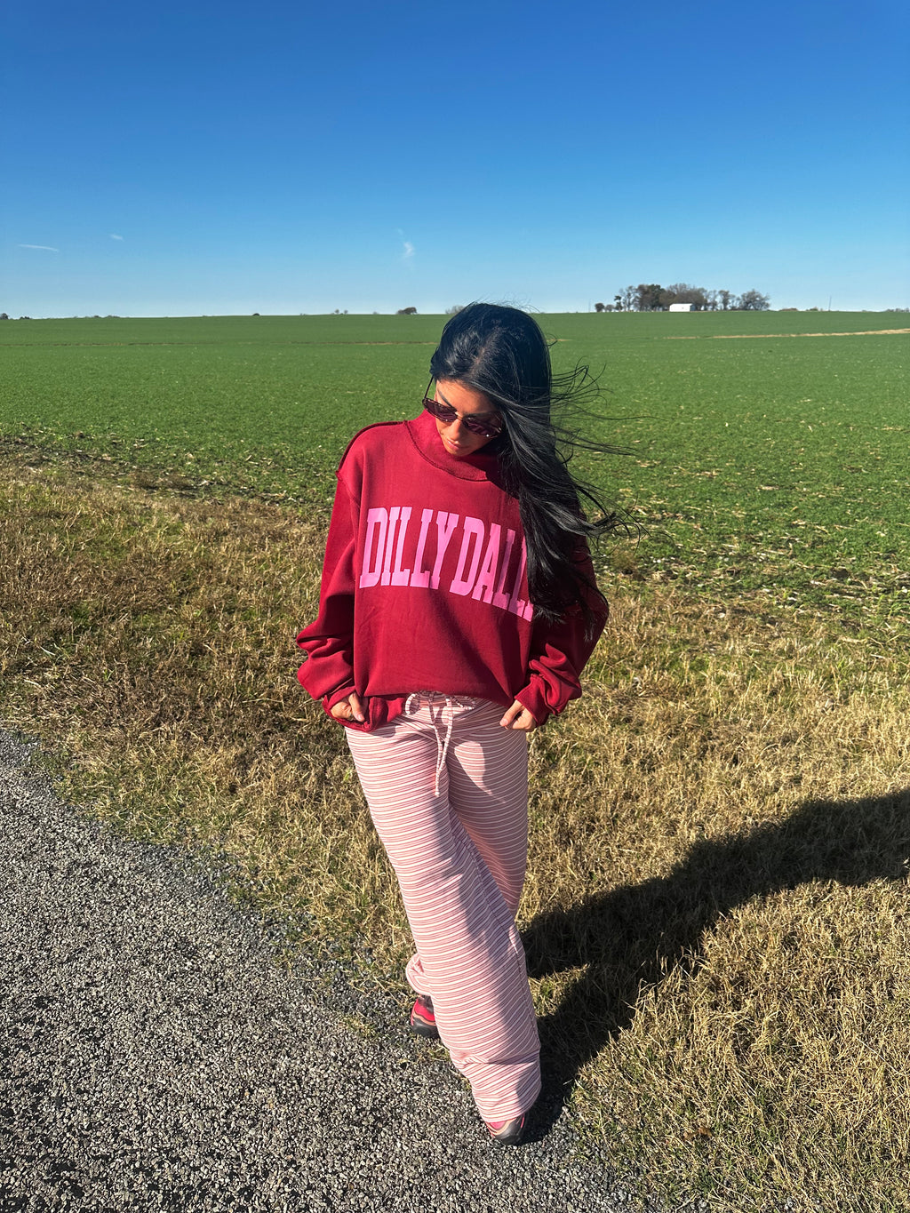 Dilly Dally Mockneck Sweatshirt (burgundy)