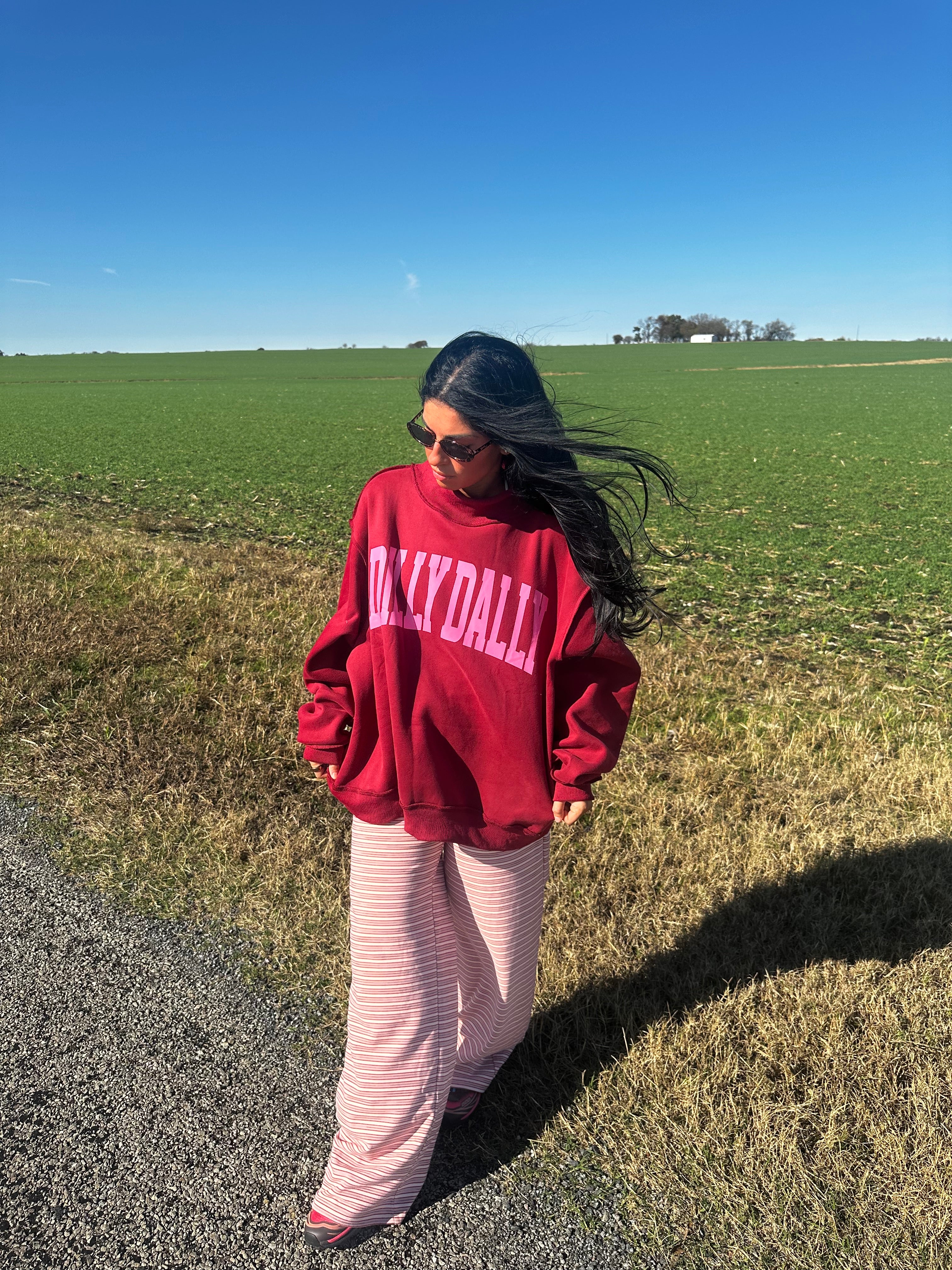 Dilly Dally Mockneck Sweatshirt (burgundy)